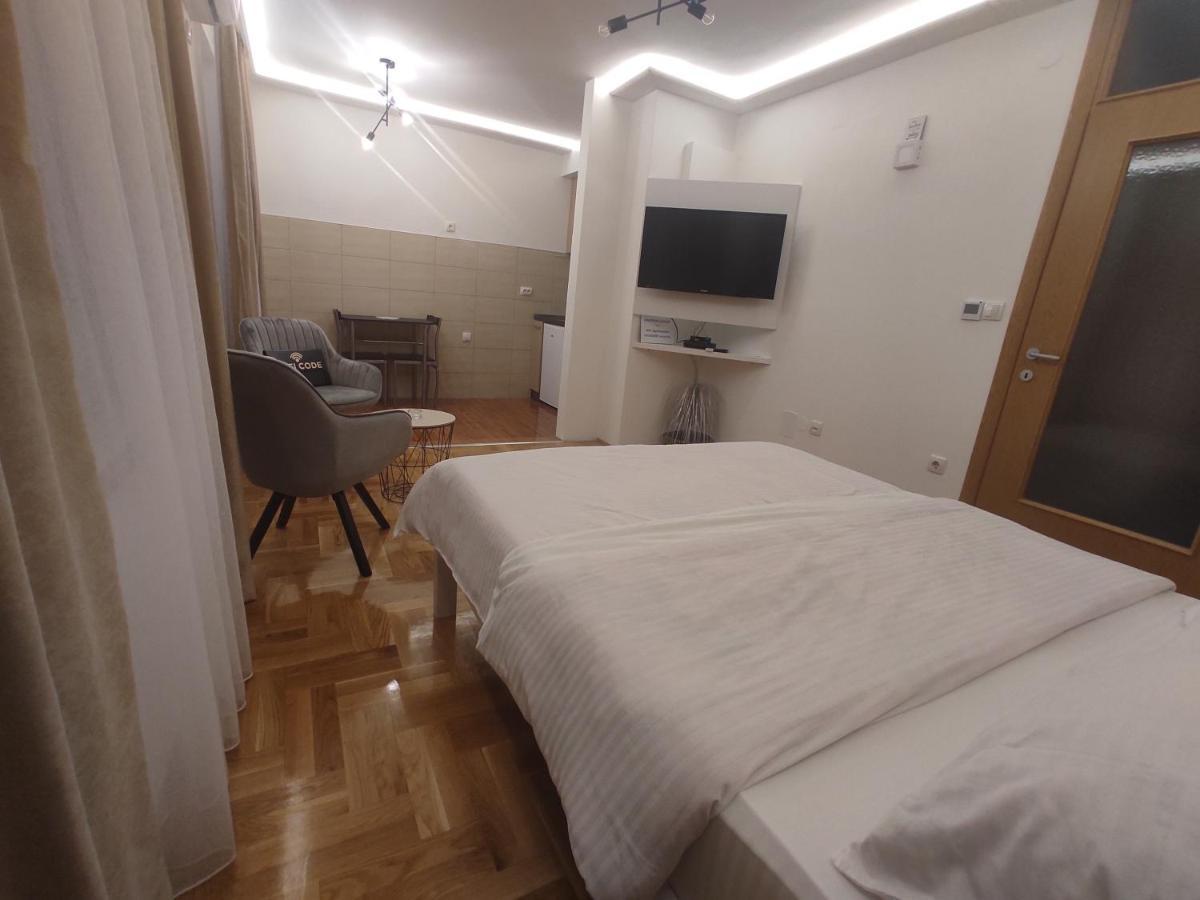 Studio Apartman Lukavica SJJ Exterior foto