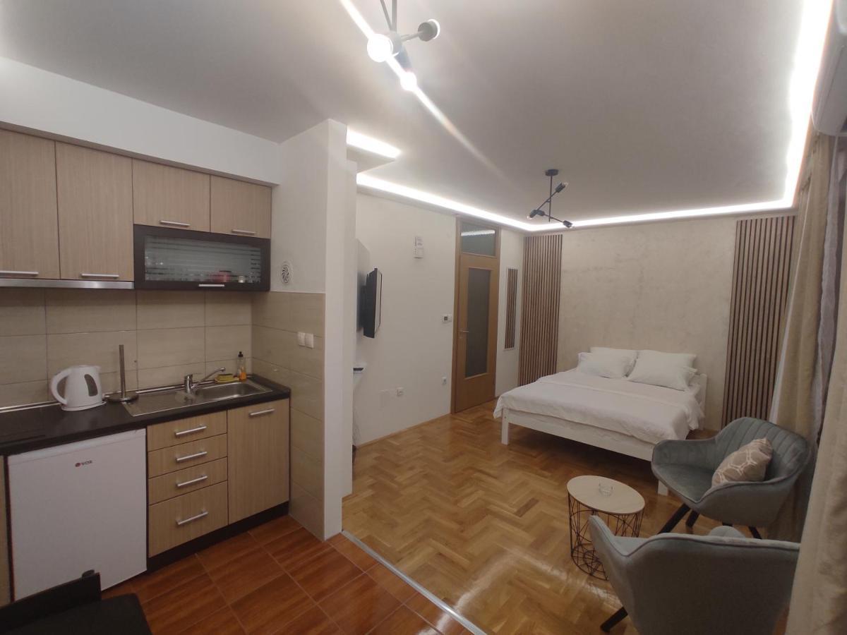 Studio Apartman Lukavica SJJ Exterior foto
